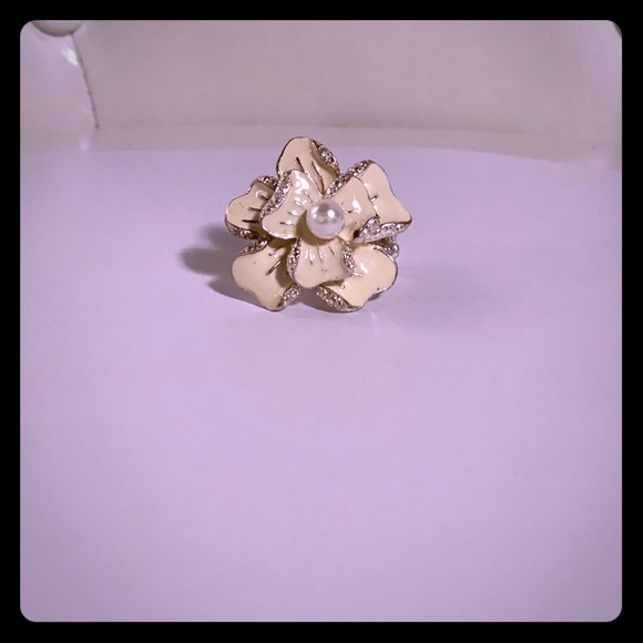 Ring - Picture 1 of 1